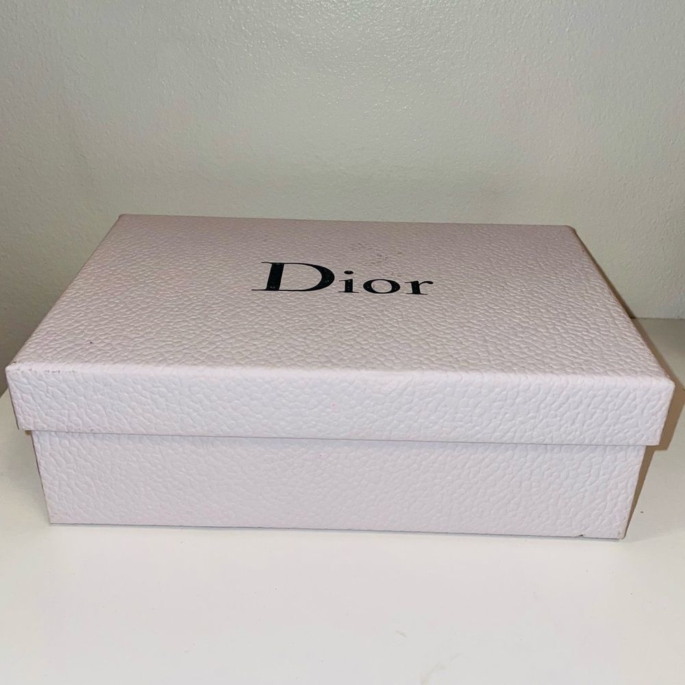 Dior Gift Box   - Picture 2 of 4